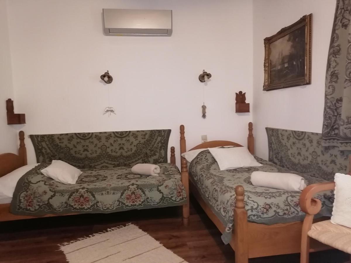 Mives Vendeghaz Ξενοδοχείο Pogány Εξωτερικό φωτογραφία
