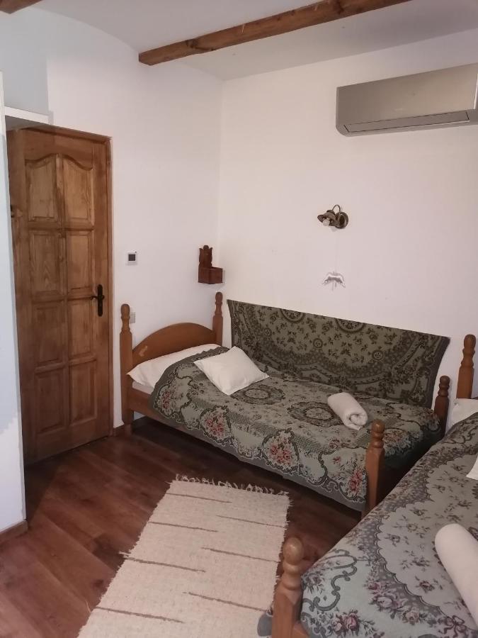Mives Vendeghaz Ξενοδοχείο Pogány Εξωτερικό φωτογραφία
