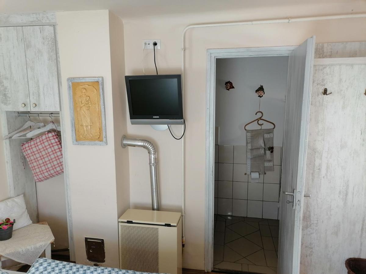 Mives Vendeghaz Ξενοδοχείο Pogány Εξωτερικό φωτογραφία